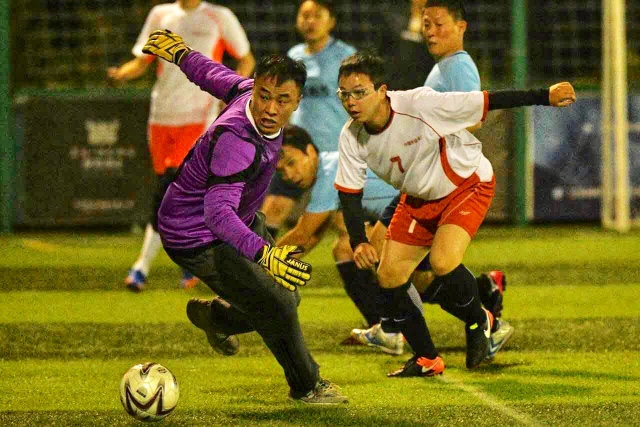 刘铮因崴脚缺阵 袁堂文肌腱撕裂需修养一个月