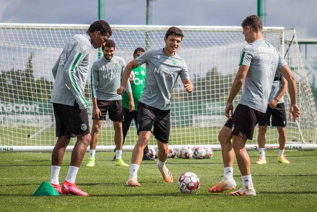 莱万本赛季18战20球 联赛15球傲视五大联赛